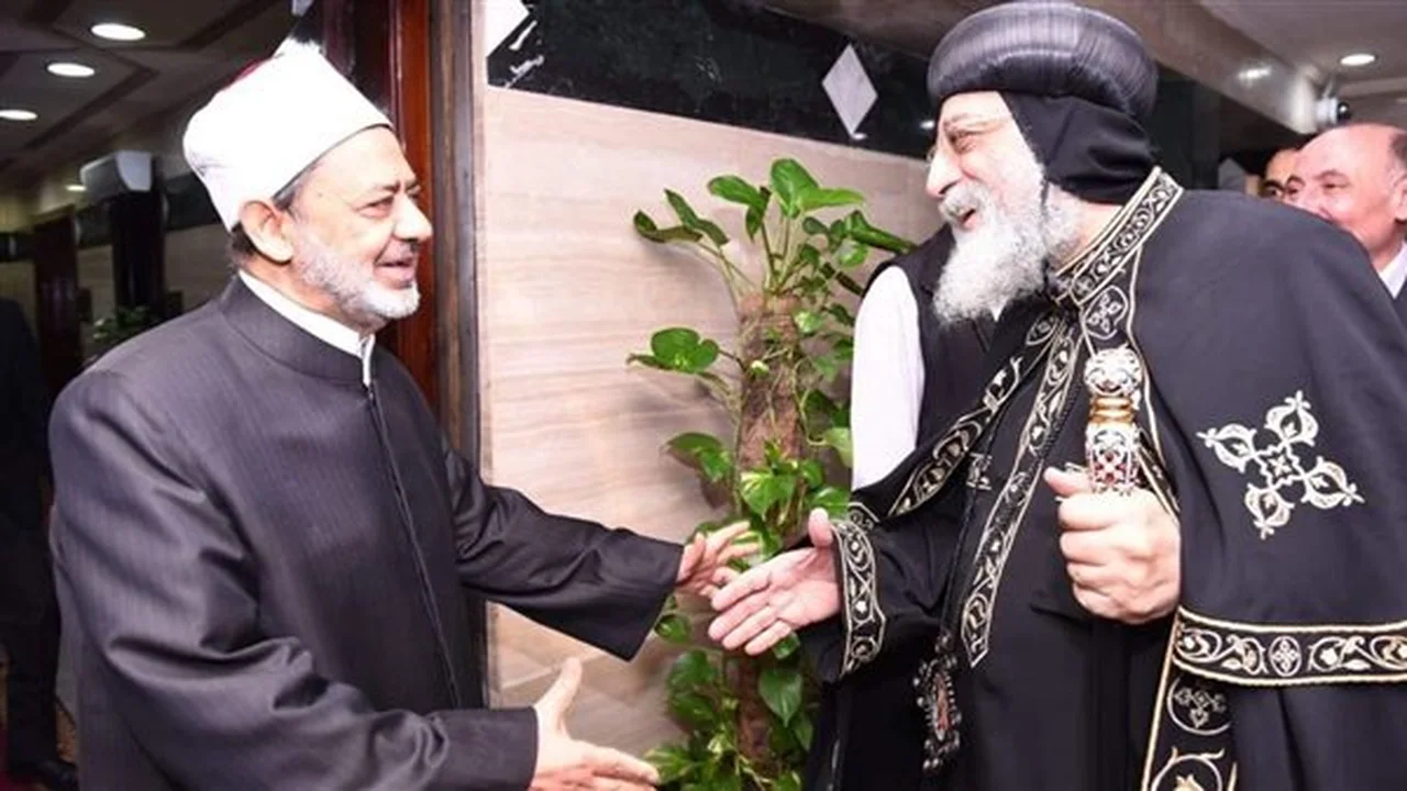 تصريح شيخ الأزهر.. الإسلام لا يحرم بناء الكنائس ويوجب تهنئة المسيحيين